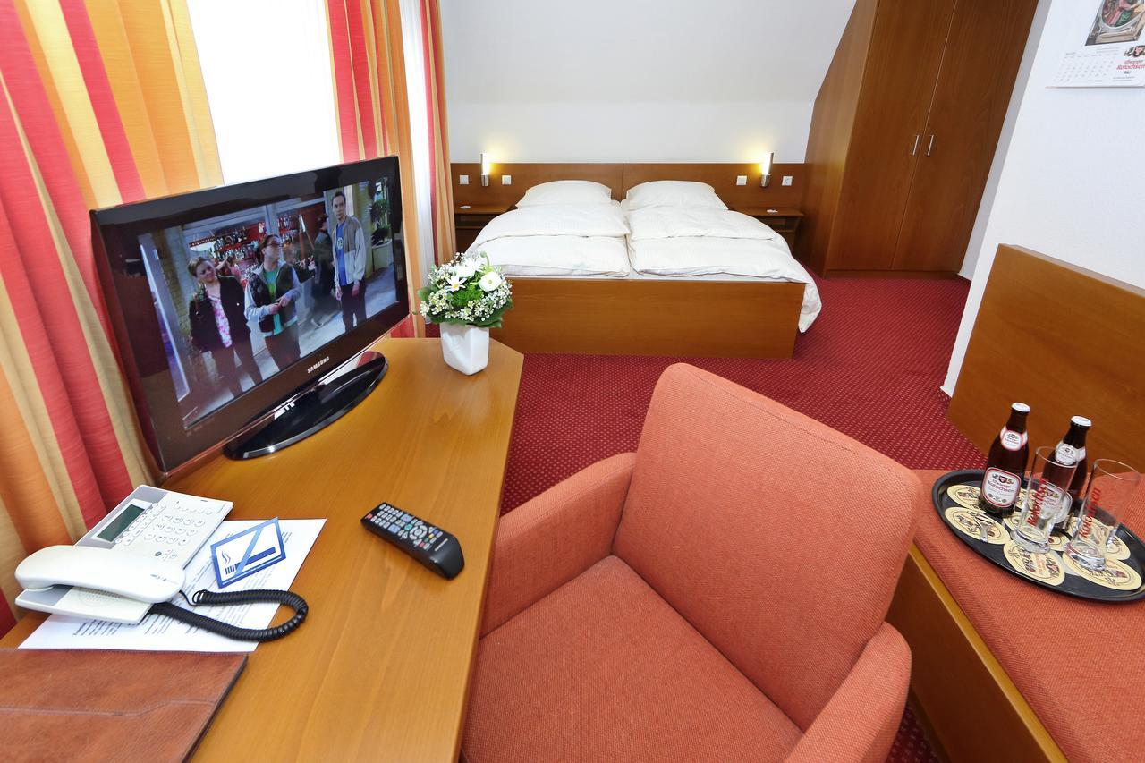 Brauereigasthof-Hotel Roter Ochsen Елльванґен Номер фото