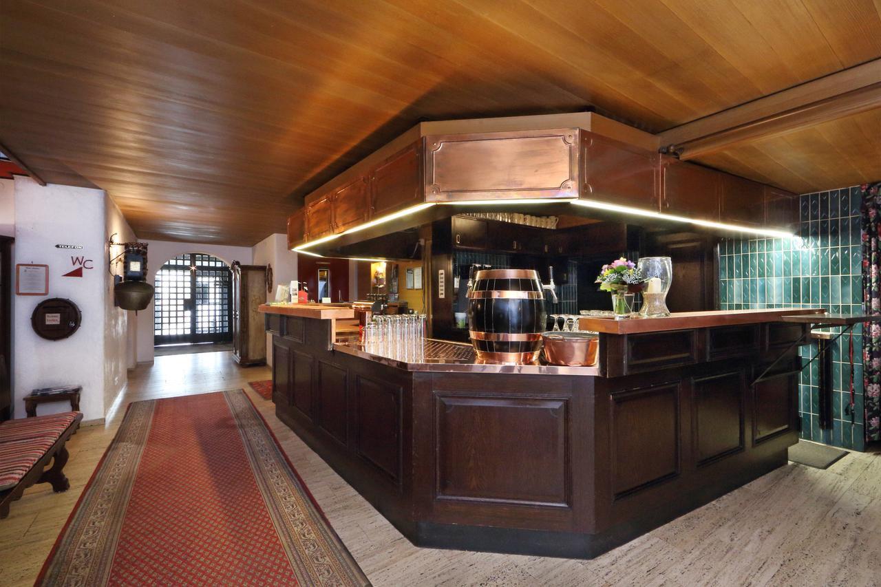 Brauereigasthof-Hotel Roter Ochsen Елльванґен Екстер'єр фото